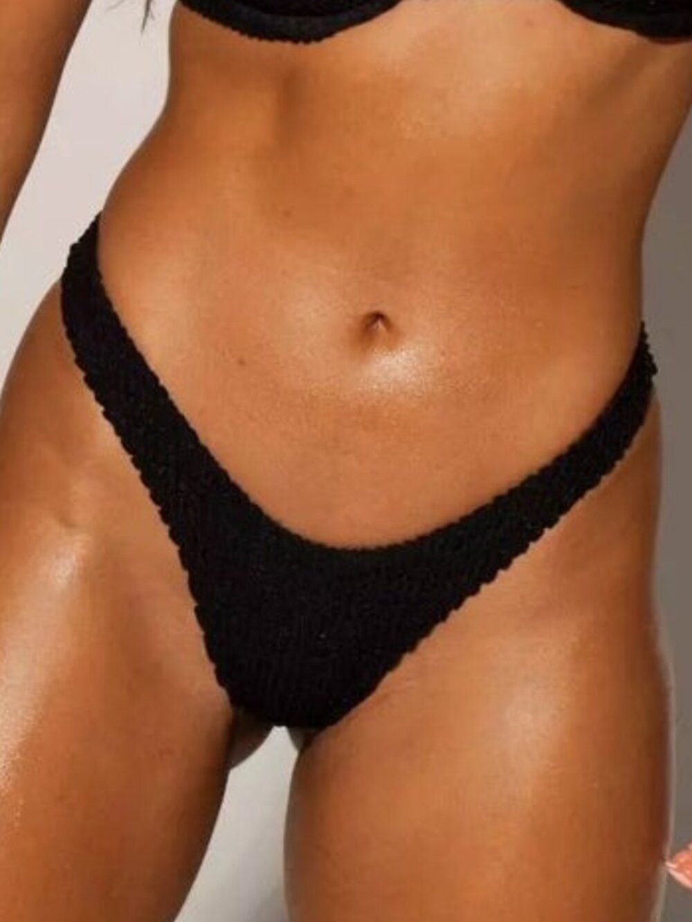 Pukai Swim Triangle Top & Thong Bottoms Crinkle Bikini SET - Black - Size Medium - Picture 7 of 8